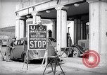 Standbild US-Zollbehörden bei Tijuana Grenze Tijuana Mexico, 1939, aus Sekunde 35 historischem Filmmaterial Videoclip 65675035921