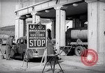 Standbild US-Zollbehörden bei Tijuana Grenze Tijuana Mexico, 1939, aus Sekunde 39 historischem Filmmaterial Videoclip 65675035921