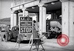 Standbild US-Zollbehörden bei Tijuana Grenze Tijuana Mexico, 1939, aus Sekunde 40 historischem Filmmaterial Videoclip 65675035921