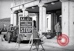 Standbild US-Zollbehörden bei Tijuana Grenze Tijuana Mexico, 1939, aus Sekunde 44 historischem Filmmaterial Videoclip 65675035921