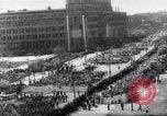 Standbild May Day Parade Polen, 1952, aus Sekunde 4 historischem Filmmaterial Videoclip 65675035932
