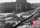 Standbild May Day Parade Polen, 1952, aus Sekunde 5 historischem Filmmaterial Videoclip 65675035932