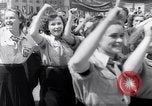 Standbild May Day Parade Polen, 1952, aus Sekunde 8 historischem Filmmaterial Videoclip 65675035932