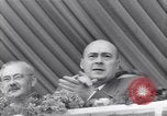 Standbild May Day Parade Polen, 1952, aus Sekunde 13 historischem Filmmaterial Videoclip 65675035932