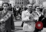Standbild May Day Parade Polen, 1952, aus Sekunde 17 historischem Filmmaterial Videoclip 65675035932