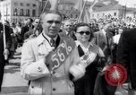 Standbild May Day Parade Polen, 1952, aus Sekunde 19 historischem Filmmaterial Videoclip 65675035932