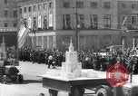 Standbild May Day Parade Polen, 1952, aus Sekunde 43 historischem Filmmaterial Videoclip 65675035932