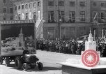 Standbild May Day Parade Polen, 1952, aus Sekunde 48 historischem Filmmaterial Videoclip 65675035932