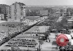 Standbild May Day Parade Polen, 1952, aus Sekunde 54 historischem Filmmaterial Videoclip 65675035932