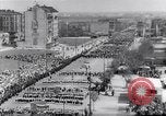 Standbild May Day Parade Polen, 1952, aus Sekunde 57 historischem Filmmaterial Videoclip 65675035932