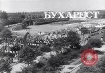 Standbild May Day Parade Polen, 1952, aus Sekunde 59 historischem Filmmaterial Videoclip 65675035932