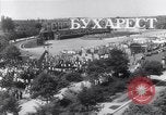 Standbild May Day Parade Polen, 1952, aus Sekunde 60 historischem Filmmaterial Videoclip 65675035932