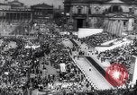 Standbild Mai Tag feiern Berlin East Deutschland, 1952, aus Sekunde 9 historischem Filmmaterial Videoclip 65675035935