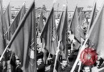 Standbild Mai Tag feiern Berlin East Deutschland, 1952, aus Sekunde 16 historischem Filmmaterial Videoclip 65675035935