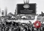 Standbild Mai Tag feiern Berlin East Deutschland, 1952, aus Sekunde 19 historischem Filmmaterial Videoclip 65675035935