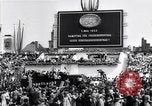 Standbild Mai Tag feiern Berlin East Deutschland, 1952, aus Sekunde 22 historischem Filmmaterial Videoclip 65675035935