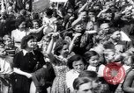 Standbild Mai Tag feiern Berlin East Deutschland, 1952, aus Sekunde 56 historischem Filmmaterial Videoclip 65675035935