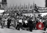 Standbild Mai Tag feiern Berlin East Deutschland, 1952, aus Sekunde 61 historischem Filmmaterial Videoclip 65675035935