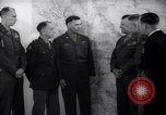 Immagine di Generale Van Fleet Atene GRECIA, 1948, secondo 17 filmato di repertorio 65675035937