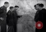 Immagine di Generale Van Fleet Atene GRECIA, 1948, secondo 22 filmato di repertorio 65675035937