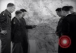 Immagine di Generale Van Fleet Atene GRECIA, 1948, secondo 23 filmato di repertorio 65675035937