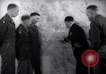 Immagine di Generale Van Fleet Atene GRECIA, 1948, secondo 33 filmato di repertorio 65675035937