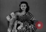 Immagine di Christian Dior New York United States USA, 1949, secondo 31 filmato di repertorio 65675035942
