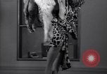 Immagine di Christian Dior New York United States USA, 1949, secondo 42 filmato di repertorio 65675035942