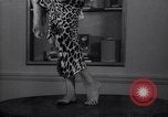 Immagine di Christian Dior New York United States USA, 1949, secondo 45 filmato di repertorio 65675035942