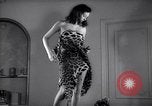 Immagine di Christian Dior New York United States USA, 1949, secondo 27 filmato di repertorio 65675035943