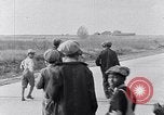 Standbild Schulbusse South Carolina United States USA, 1936, aus Sekunde 58 historischem Filmmaterial Videoclip 65675035953