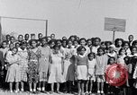 Standbild Schüler der getrennten negro Schule South Carolina United States USA, 1936, aus Sekunde 7 historischem Filmmaterial Videoclip 65675035960