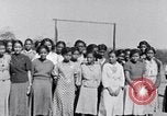 Standbild Schüler der getrennten negro Schule South Carolina United States USA, 1936, aus Sekunde 53 historischem Filmmaterial Videoclip 65675035960