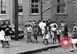 Standbild Brot Verteilung während der Großen Depression Tennessee United States USA, 1936, aus Sekunde 4 historischem Filmmaterial Videoclip 65675035962