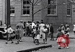 Standbild Brot Verteilung während der Großen Depression Tennessee United States USA, 1936, aus Sekunde 5 historischem Filmmaterial Videoclip 65675035962