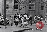 Standbild Brot Verteilung während der Großen Depression Tennessee United States USA, 1936, aus Sekunde 6 historischem Filmmaterial Videoclip 65675035962