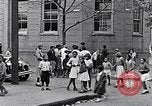 Standbild Brot Verteilung während der Großen Depression Tennessee United States USA, 1936, aus Sekunde 7 historischem Filmmaterial Videoclip 65675035962