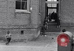 Standbild Brot Verteilung während der Großen Depression Tennessee United States USA, 1936, aus Sekunde 12 historischem Filmmaterial Videoclip 65675035962