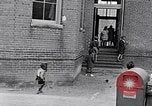 Standbild Brot Verteilung während der Großen Depression Tennessee United States USA, 1936, aus Sekunde 13 historischem Filmmaterial Videoclip 65675035962