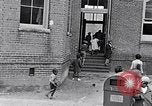 Standbild Brot Verteilung während der Großen Depression Tennessee United States USA, 1936, aus Sekunde 14 historischem Filmmaterial Videoclip 65675035962