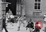 Standbild Brot Verteilung während der Großen Depression Tennessee United States USA, 1936, aus Sekunde 19 historischem Filmmaterial Videoclip 65675035962