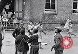 Standbild Brot Verteilung während der Großen Depression Tennessee United States USA, 1936, aus Sekunde 22 historischem Filmmaterial Videoclip 65675035962