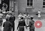 Standbild Brot Verteilung während der Großen Depression Tennessee United States USA, 1936, aus Sekunde 23 historischem Filmmaterial Videoclip 65675035962