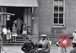 Standbild Brot Verteilung während der Großen Depression Tennessee United States USA, 1936, aus Sekunde 25 historischem Filmmaterial Videoclip 65675035962