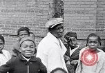 Standbild Brot Verteilung während der Großen Depression Tennessee United States USA, 1936, aus Sekunde 28 historischem Filmmaterial Videoclip 65675035962