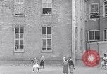 Standbild Brot Verteilung während der Großen Depression Tennessee United States USA, 1936, aus Sekunde 40 historischem Filmmaterial Videoclip 65675035962