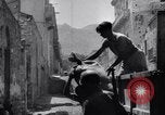 Standbild Schwarzmarkt in Italien während Zweiten Weltkrieg Italien, 1944, aus Sekunde 11 historischem Filmmaterial Videoclip 65675035965