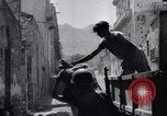Standbild Schwarzmarkt in Italien während Zweiten Weltkrieg Italien, 1944, aus Sekunde 12 historischem Filmmaterial Videoclip 65675035965