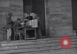 Standbild Schwarzmarkt in Italien während Zweiten Weltkrieg Italien, 1944, aus Sekunde 26 historischem Filmmaterial Videoclip 65675035965
