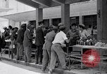 Standbild Schwarzmarkt in Italien während Zweiten Weltkrieg Italien, 1944, aus Sekunde 48 historischem Filmmaterial Videoclip 65675035965